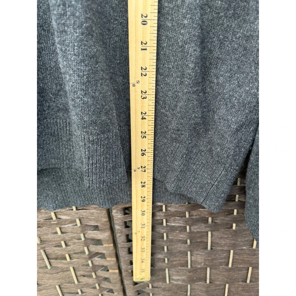 LL Bean Mens XL Gray 100% Lambswool V-Neck Raglan Sweater 264789